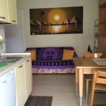 Heliopolis-wohnung Mit Blick Aufs Wasser By Interhome דירה מנרבה דל גארדה