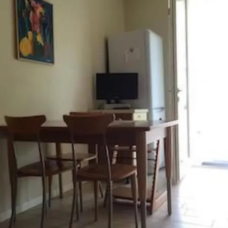 Heliopolis-wohnung Mit Blick Aufs Wasser By Interhome מנרבה דל גארדה