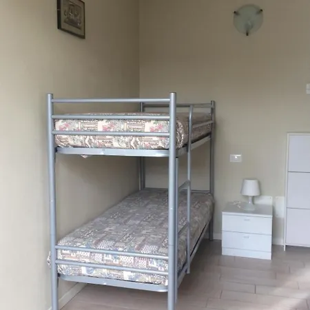 Heliopolis-wohnung Mit Blick Aufs Wasser By Interhome מנרבה דל גארדה